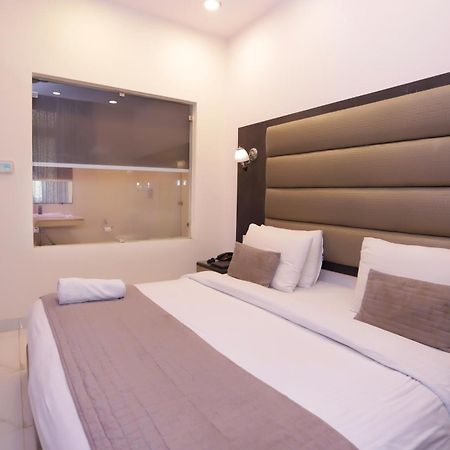 Hotel Pk Residency Νόιντα Εξωτερικό φωτογραφία