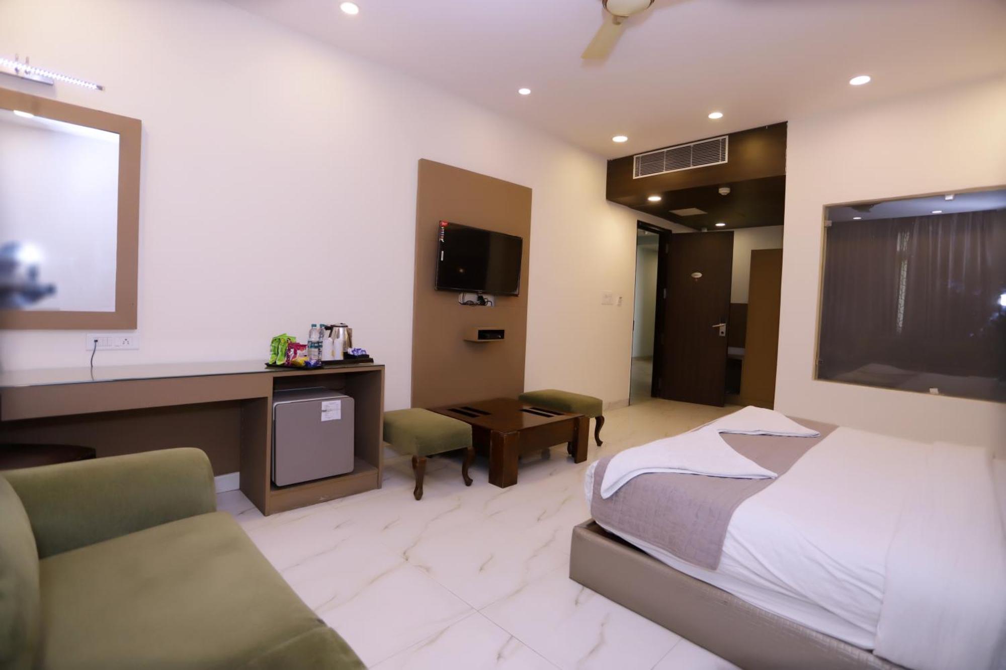 Hotel Pk Residency Νόιντα Εξωτερικό φωτογραφία