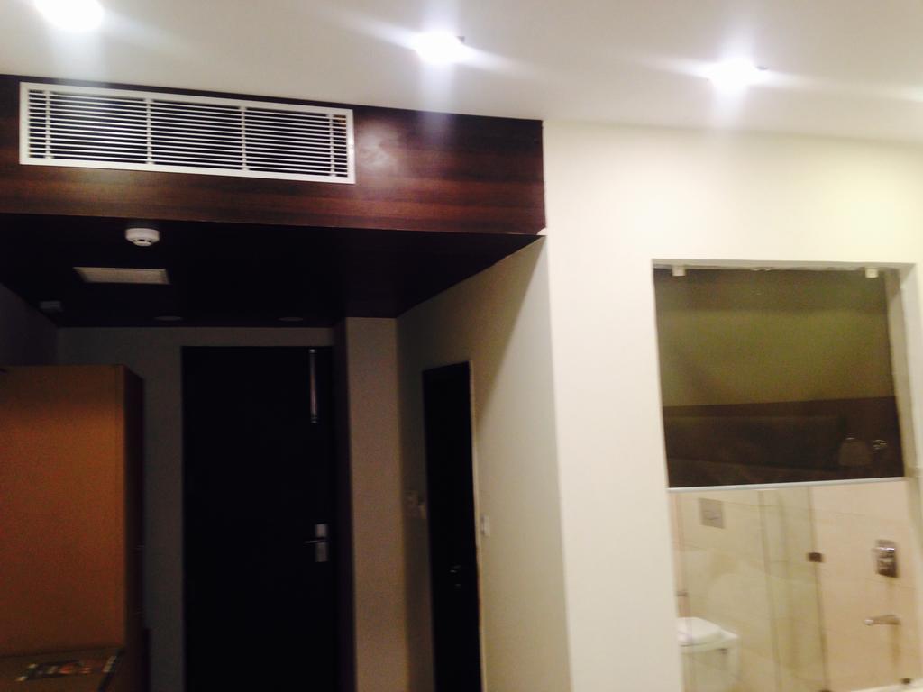 Hotel Pk Residency Νόιντα Εξωτερικό φωτογραφία