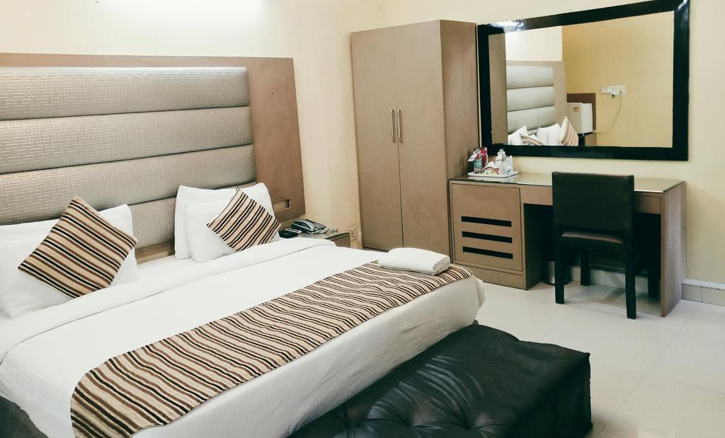 Hotel Pk Residency Νόιντα Εξωτερικό φωτογραφία