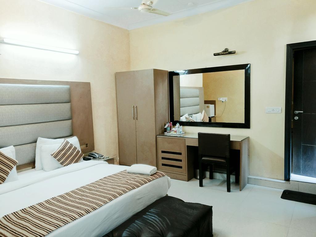 Hotel Pk Residency Νόιντα Εξωτερικό φωτογραφία