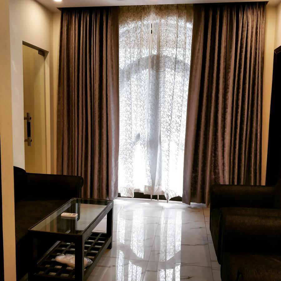 Hotel Pk Residency Νόιντα Εξωτερικό φωτογραφία