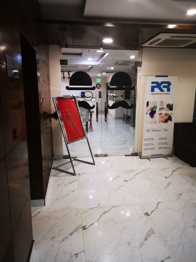Hotel Pk Residency Νόιντα Εξωτερικό φωτογραφία