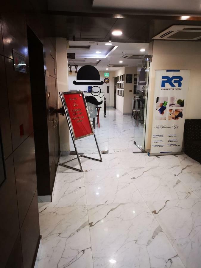 Hotel Pk Residency Νόιντα Εξωτερικό φωτογραφία
